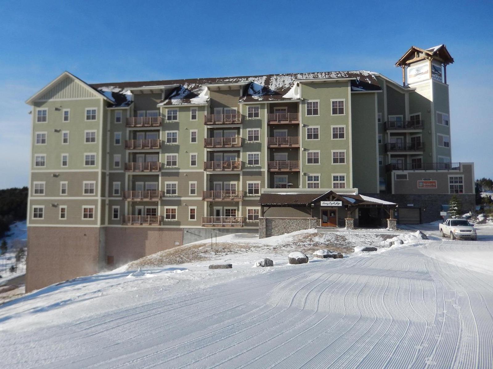 2 Br: Soaring Eagle 211 Main image 2